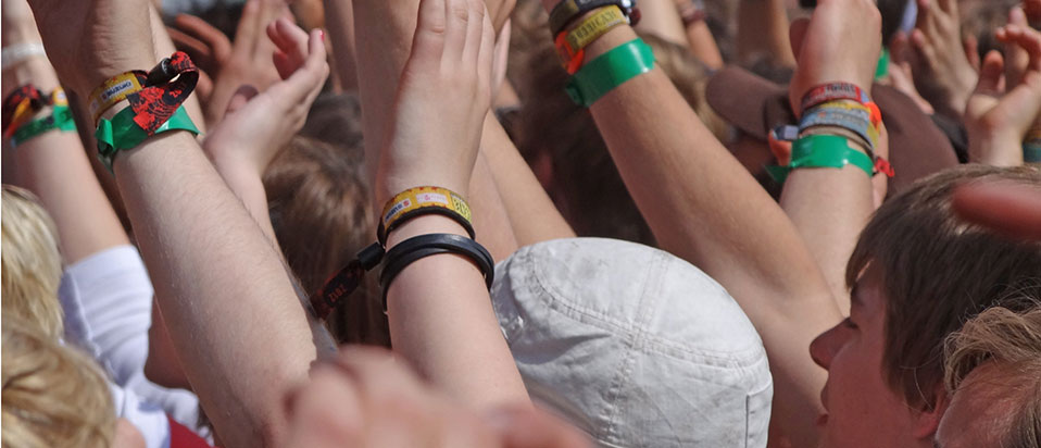 Caring for your eyes when camping at summer music festivals
