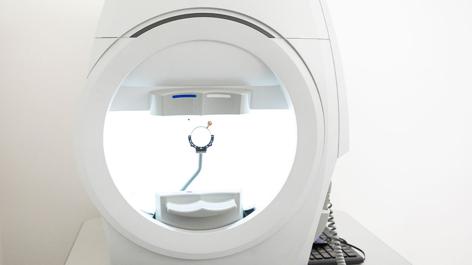 Eye testing machine