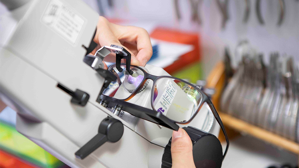 Spectacles are being focimetered