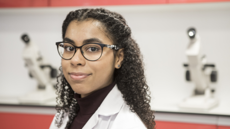 Student optometrist