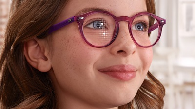 girl wearing Eyezen frames