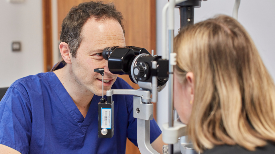 Moorfields Private consultant ophthalmologist Mr Harry Petrushkin