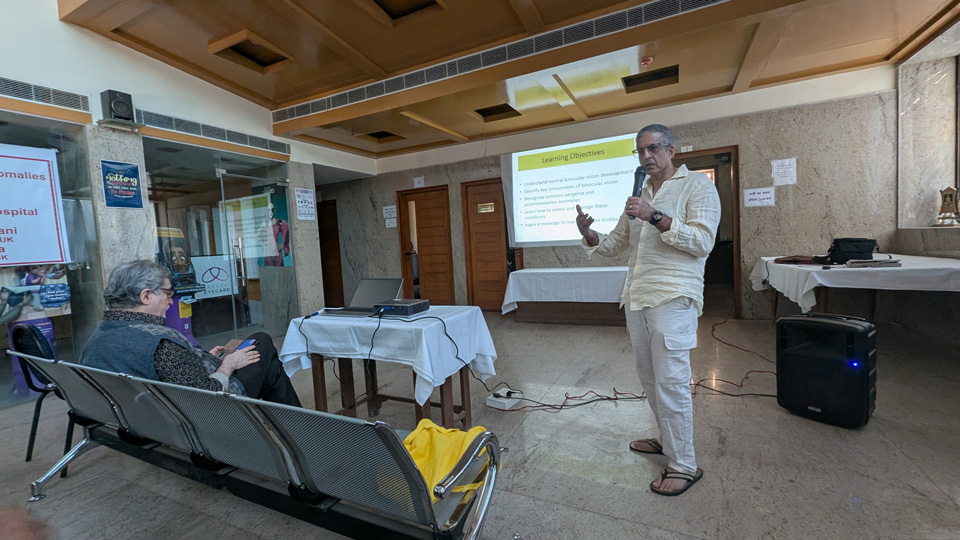Deven Lakhani presenting training