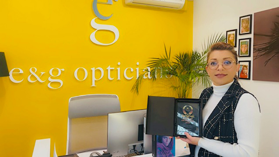 Director at E&G Opticians and Hearing Care, Shabnam Fazl, with the award 
