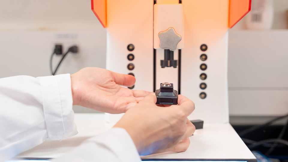 Manufacturing personalised contact lenses using 3D printing