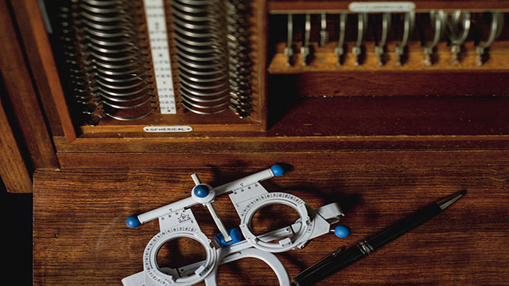 Aperture glass lens trial set