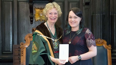 Kellianne Hoskin, has been awarded the Arnold Sinclair prize by the Worshipful Company of Spectacle Makers