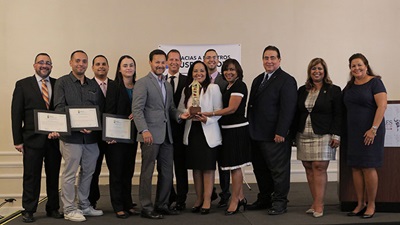 CooperVision's Puerto Rican team accepting the award