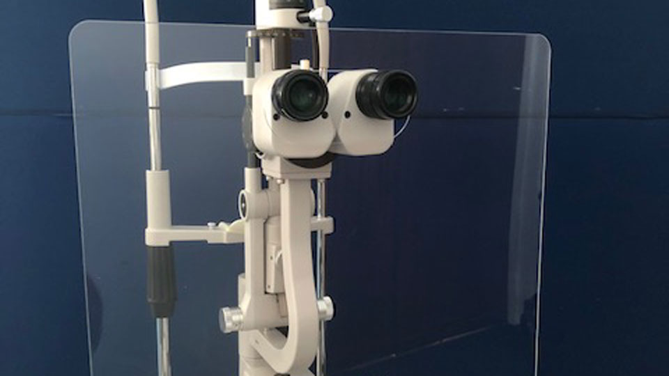 Grafton slit lamp breath shield