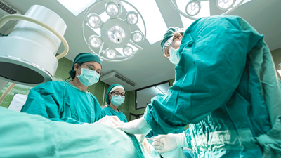 operating surgery