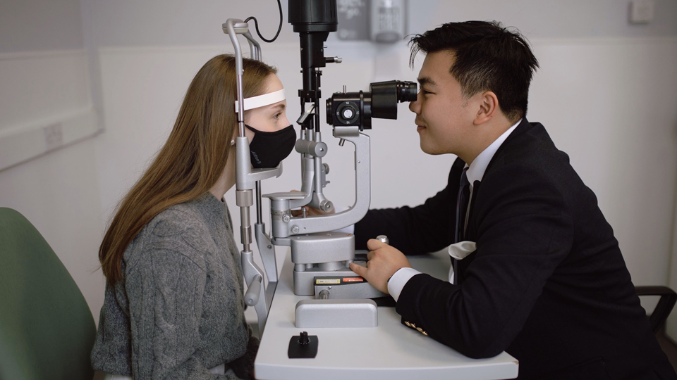 Yuan eye test