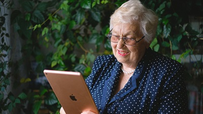 woman using ipad