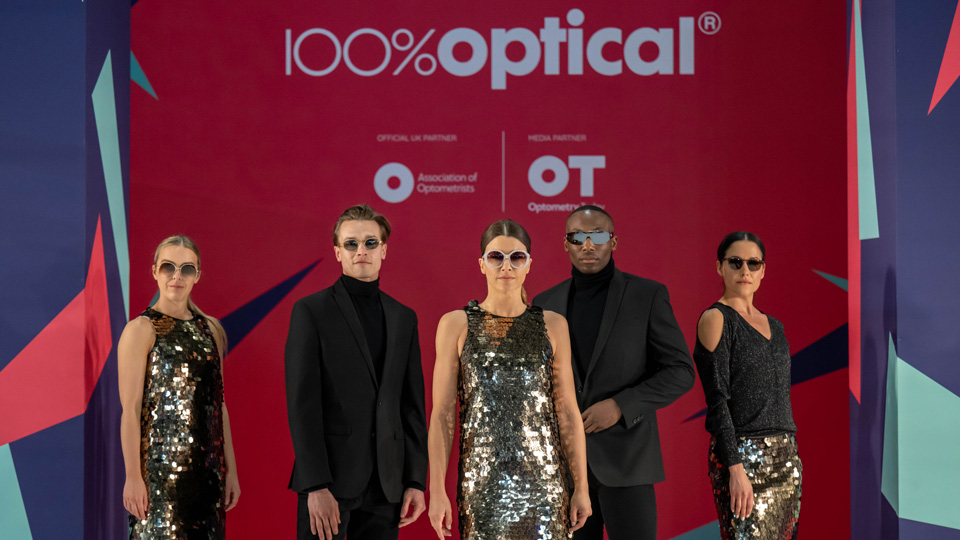 100% Optical catwalk