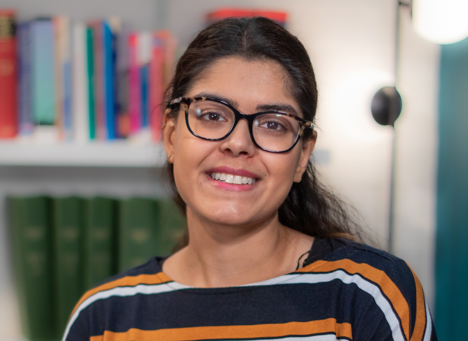 Head shot of Roshni Kanabar