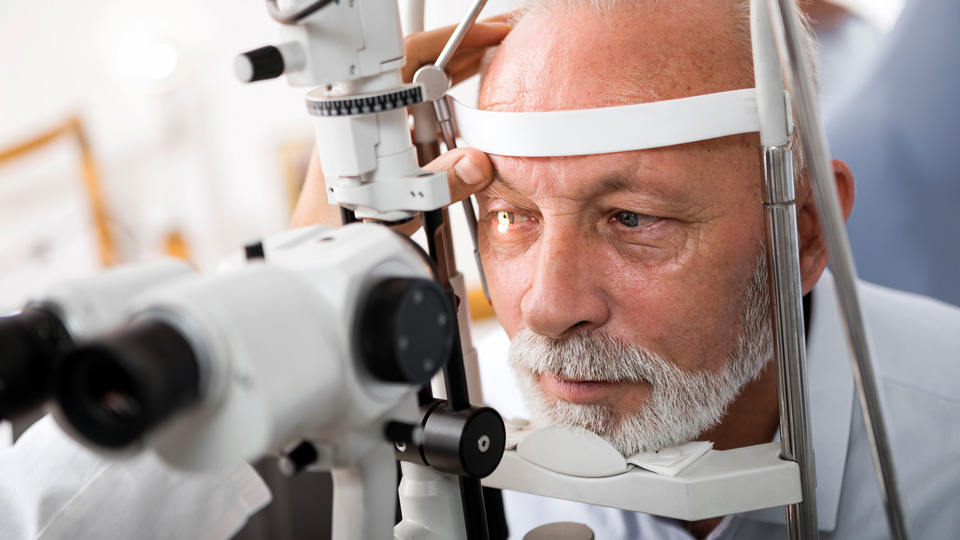 sight test elderly man