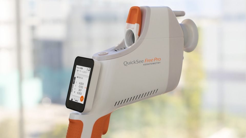 The QuickSee Free Handheld Autorefractor from PlenOptika 