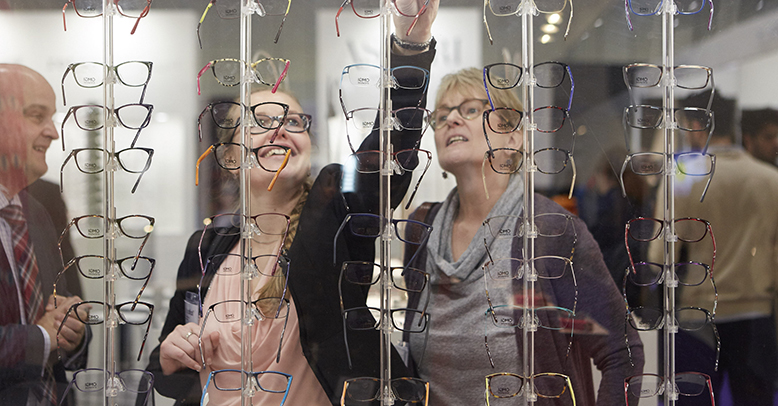 100% Optical 2015 women looking at frames